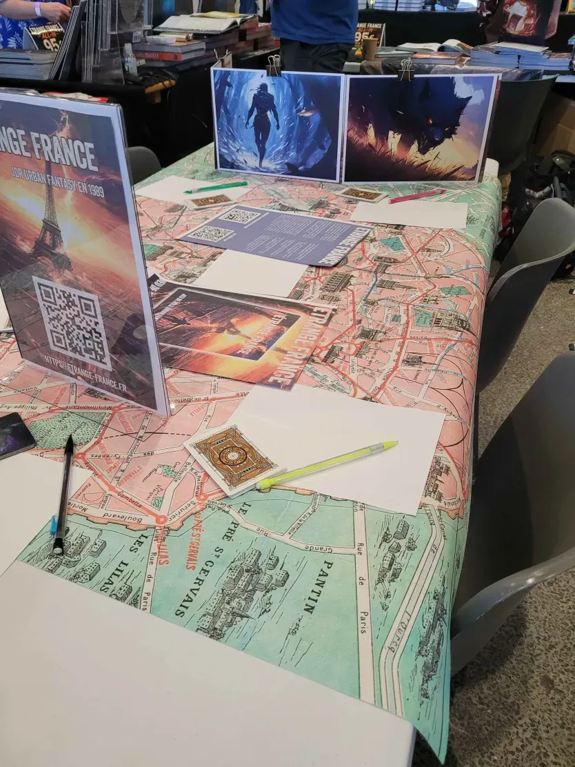 Une table de jeu d'Étrange France à OctoGônes 2026